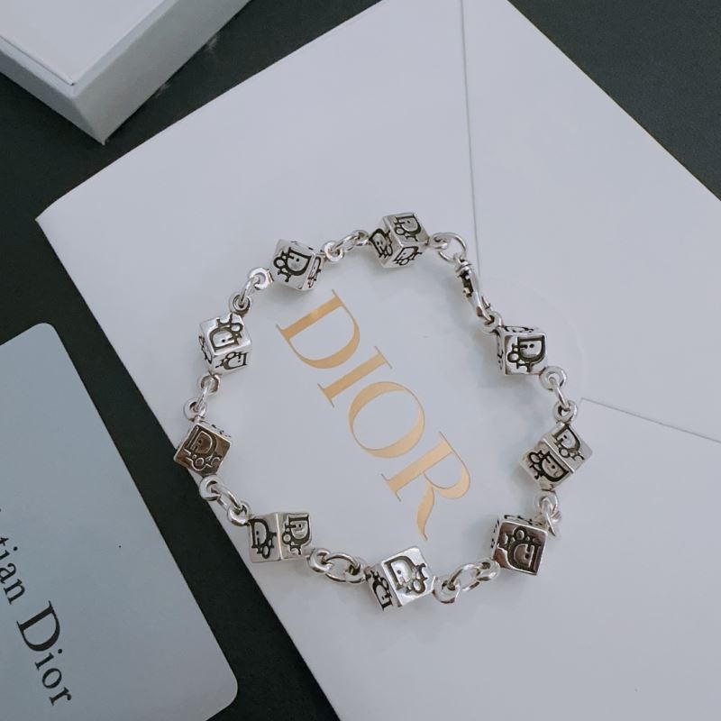 chr1st1an D10r bracelets